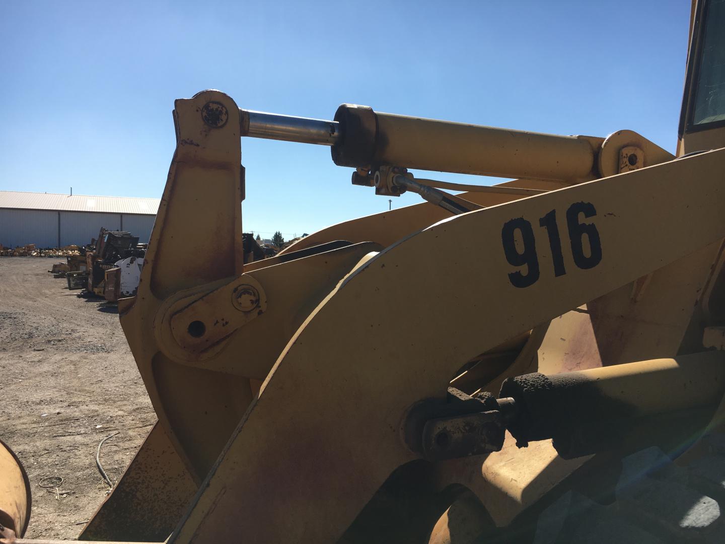 CATERPILLAR 916